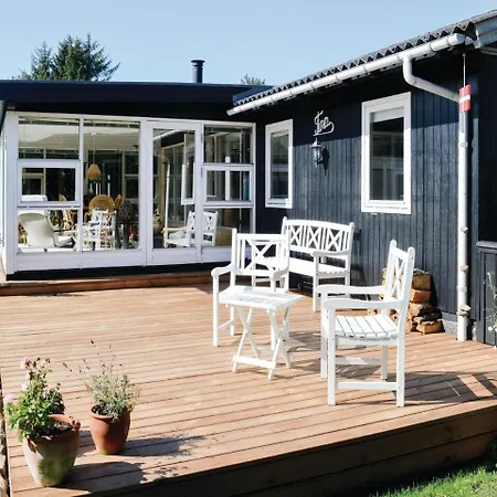 Дом отдыха Three-bedroom Holiday In *
